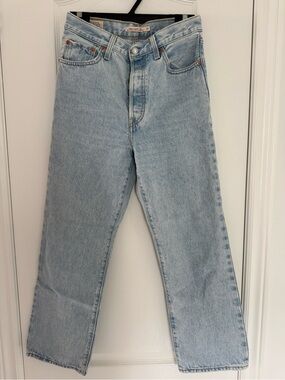Levi’s Ribcage Straight Ankle Jeans - light wash